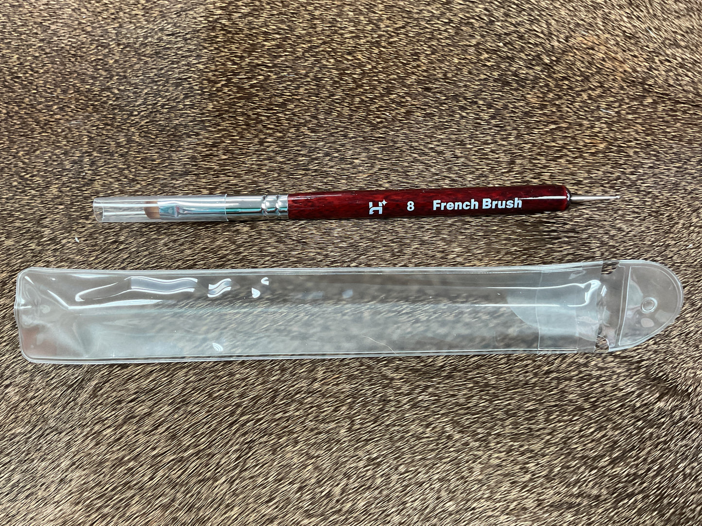 HANG French Brush #8 with Case