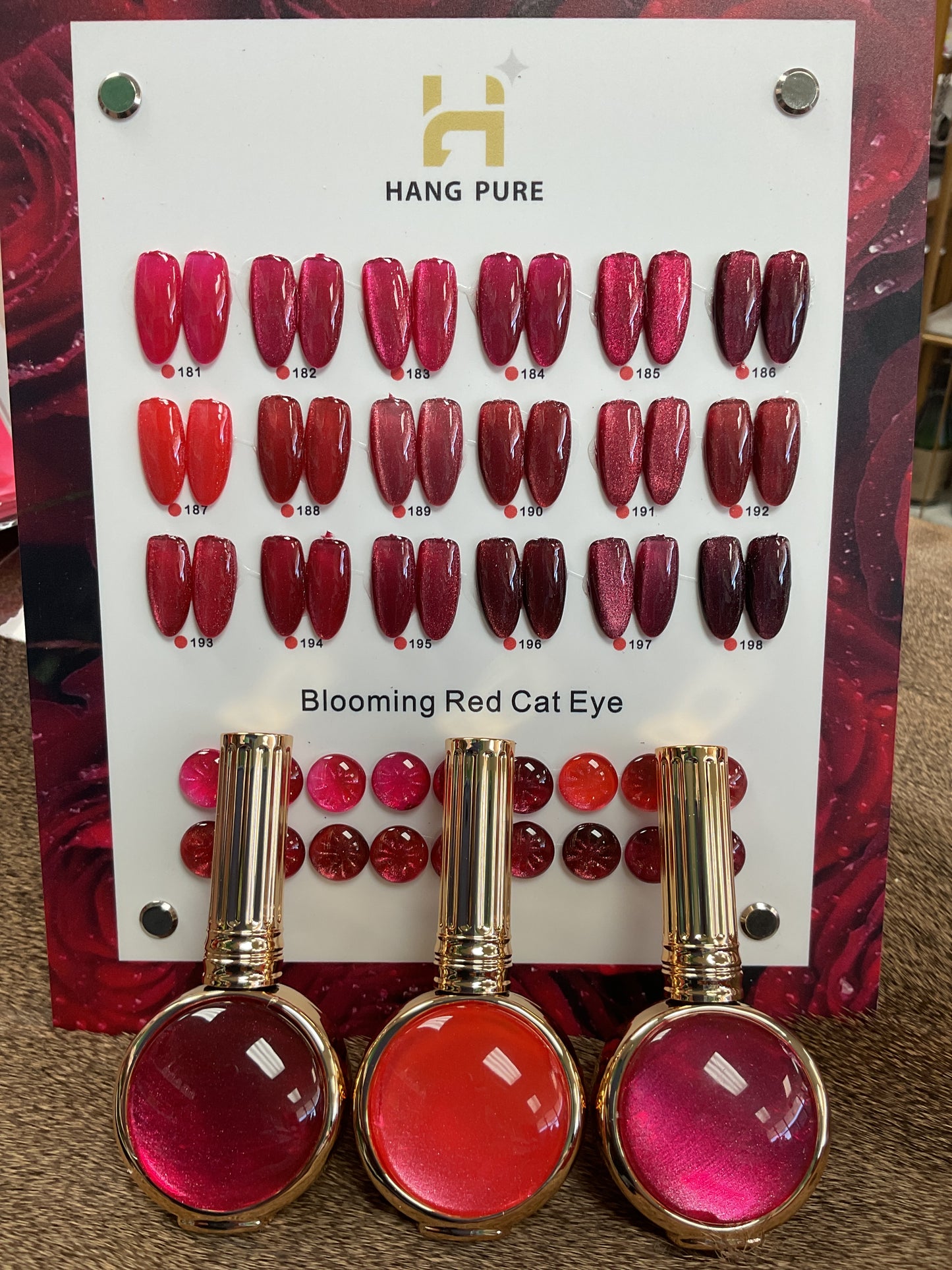 Hang Blooming Red Cat Eye Gel Polish 18ml bottle